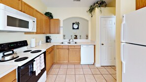 House, Multiple Beds, Private Pool | Private kitchen