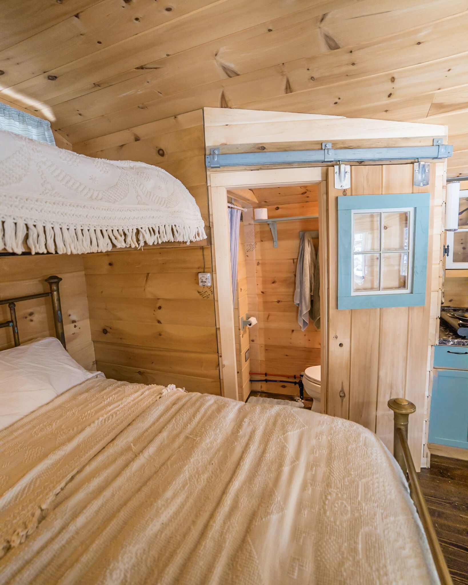 Fernando's Lil’ Cabin escape in the woods! 