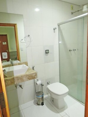 Bathroom shower - Hotel Rio Grande (Barreiras)