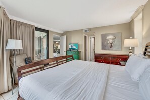 公寓客房, 多張床 (Beachside One 4029) | 熨斗/熨衫板、床單