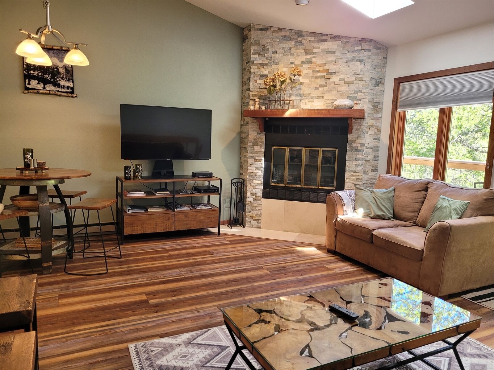 Mount Royal | 2BR/2BA | Main St Location| Free Bus