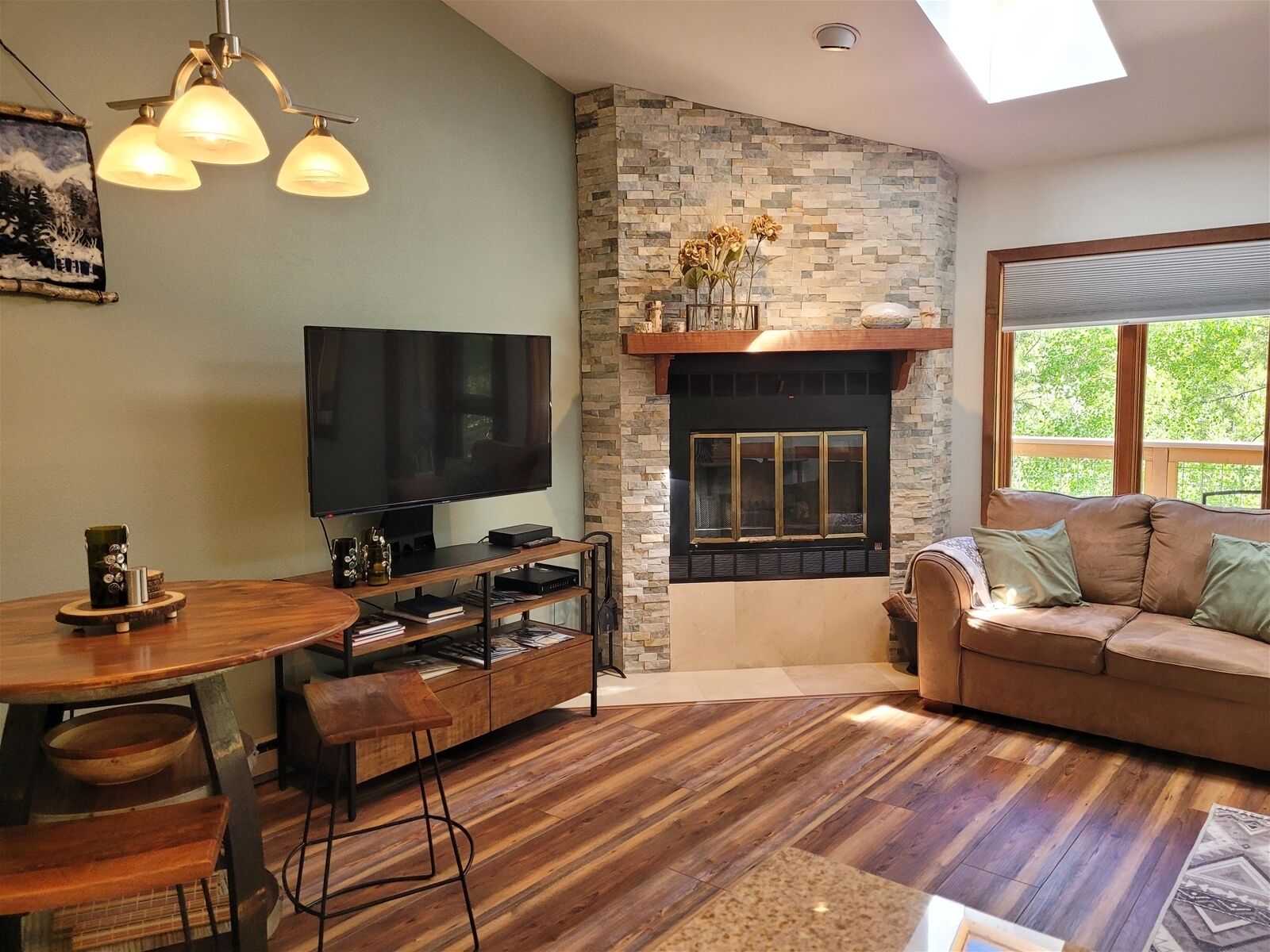 Mount Royal | 2BR/2BA | Main St Location| Free Bus