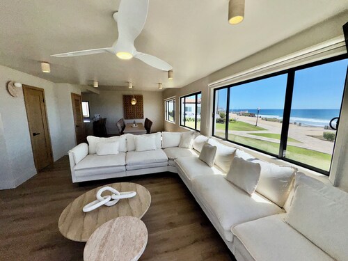Luxury Ocean view beach villa for 6 guests
