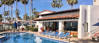 Luxury Ocean view beach villa for 6 guests