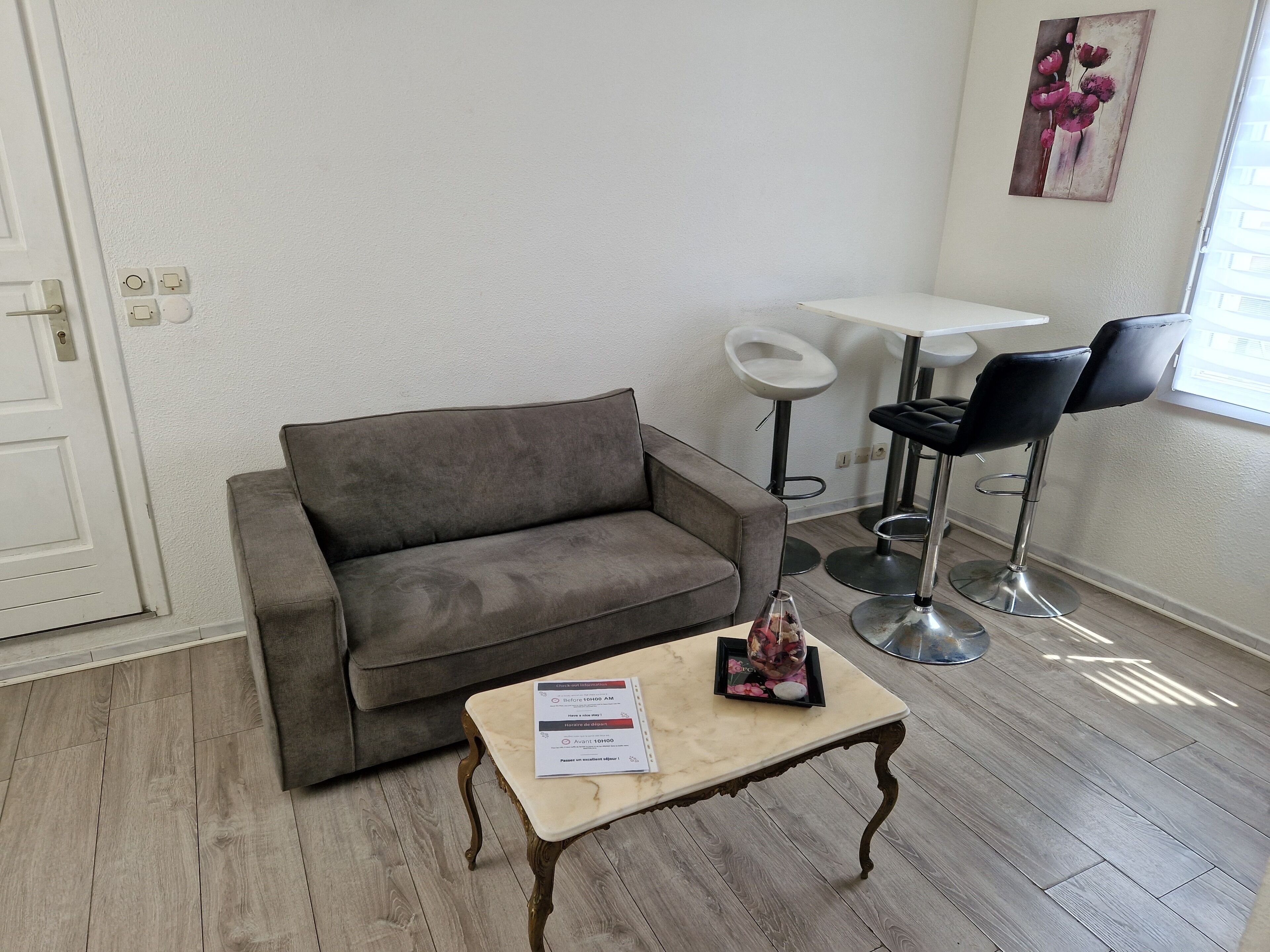 2 ROOMS GREAT TERRACE ROOFTOP FULL CITY CENTER