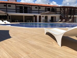 2 outdoor pools, open 10:00 AM to 9:00 PM, sun loungers - Rede Andrade Estrela Dalva Praia Hotel (Porto Seguro)