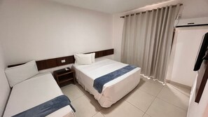 Apto Standard Casal+2 | Minibar, in-room safe, bed sheets - Rede Andrade Estrela Dalva Praia Hotel (Porto Seguro)