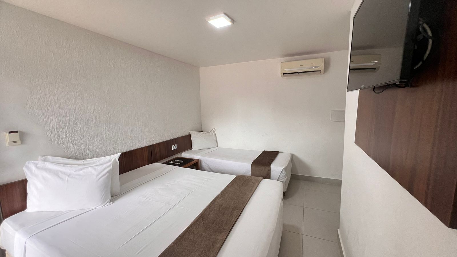 apto casal+1 | 1 bedroom, minibar, in-room safe, bed sheets