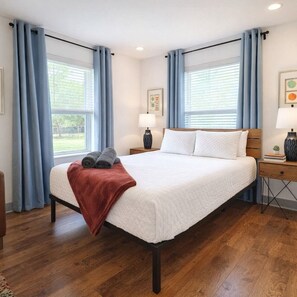 1 slaapkamer, een strijkplank/strijkijzer, wifi, beddengoed