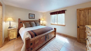 2 bedrooms, WiFi, bed sheets - Fireplace | Large Deck | Buffalo Spirit Lodge (Angel Fire)