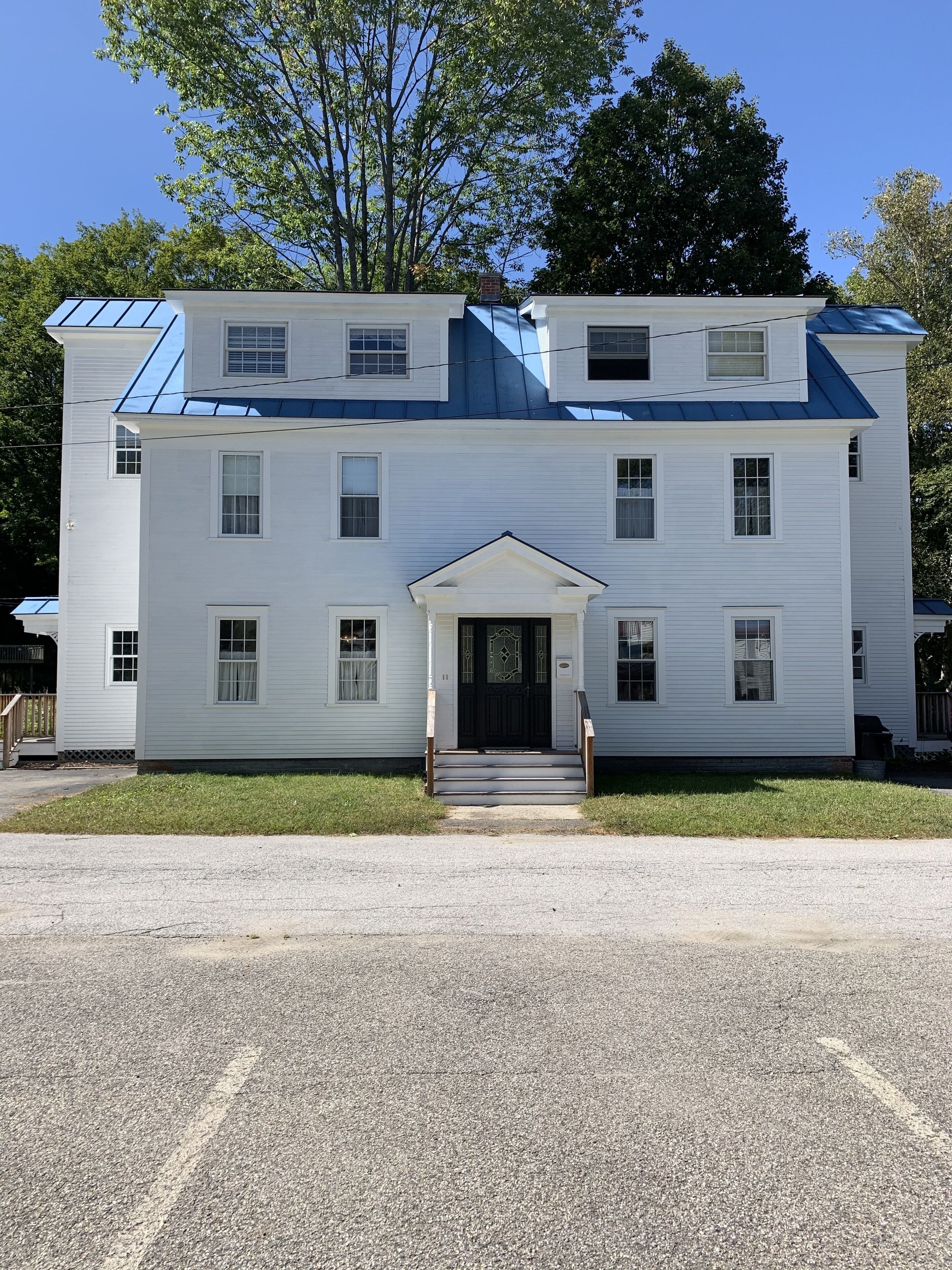 Renovated & immaculate. 1 block to town, 2 floors. Great monthly rates!