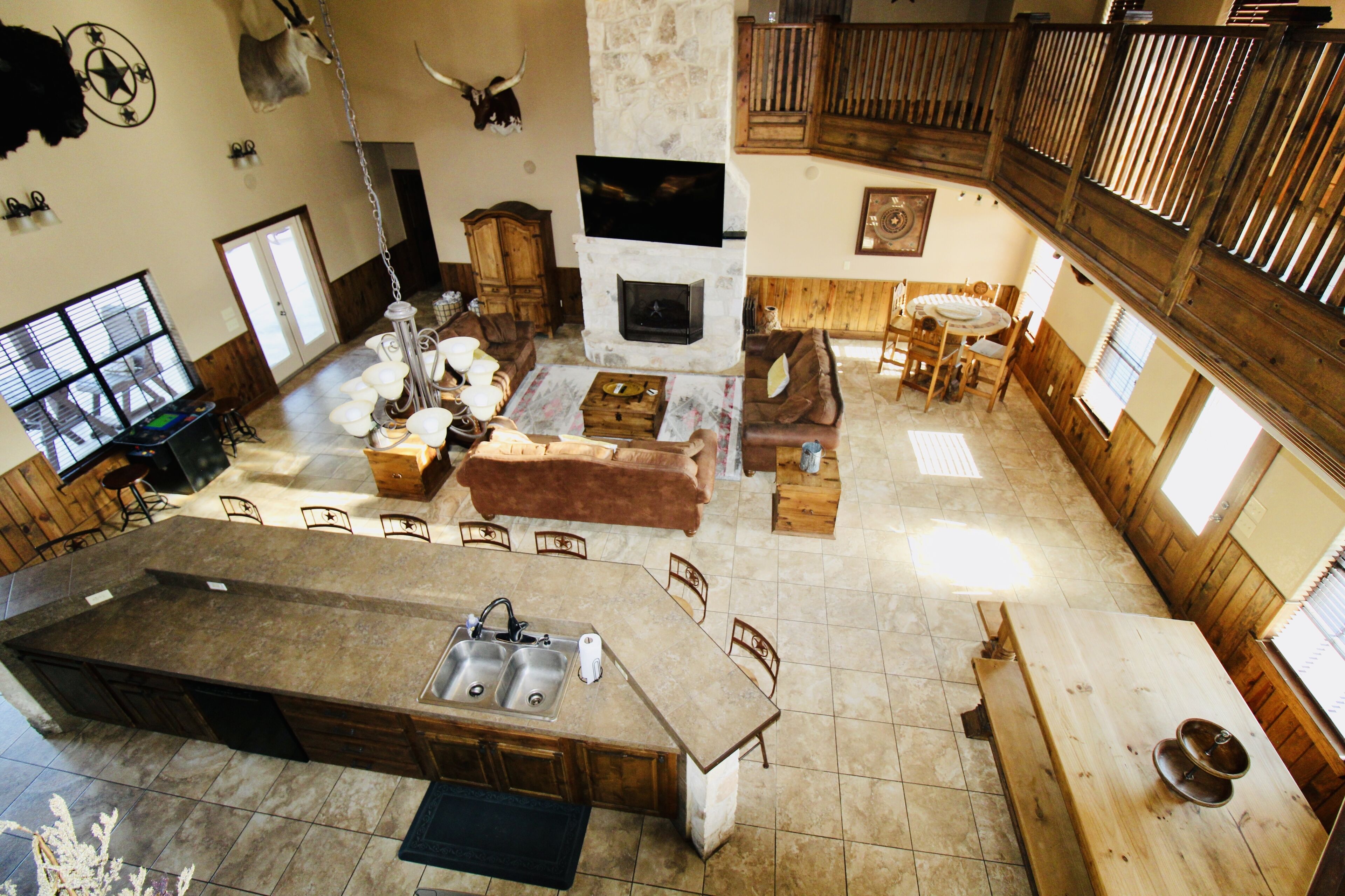 Smart TV, chimenea y videojuegos 