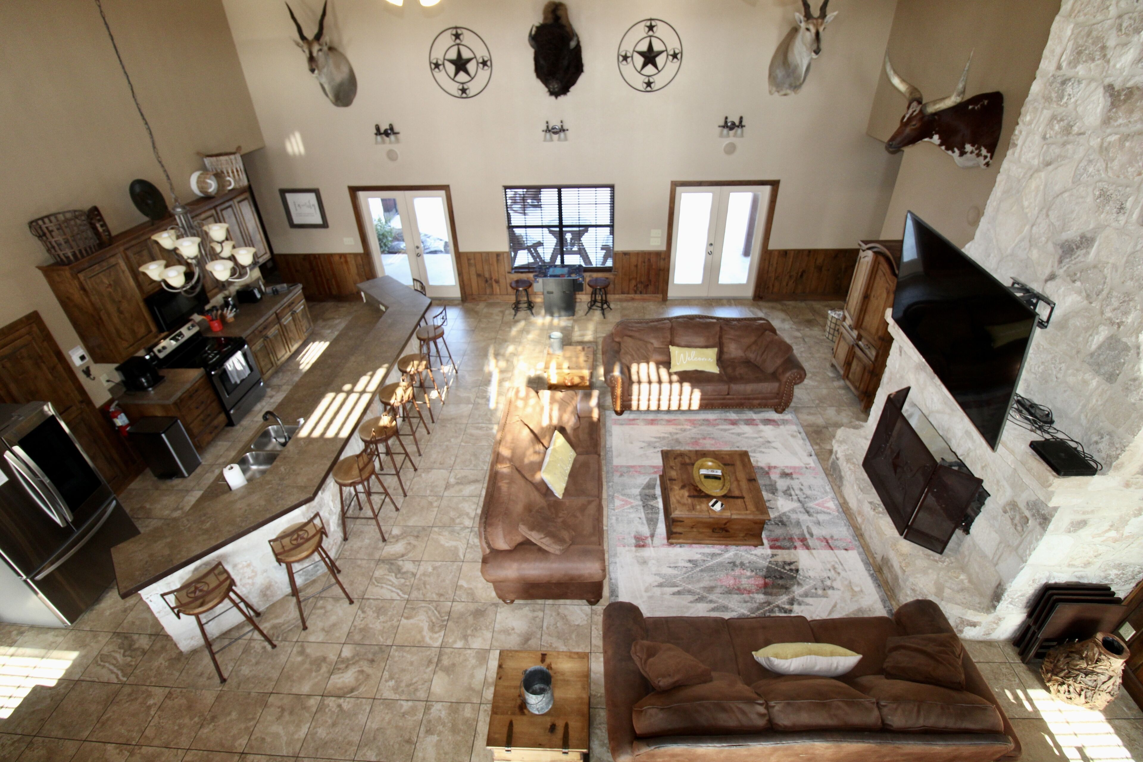 Smart TV, chimenea y videojuegos 