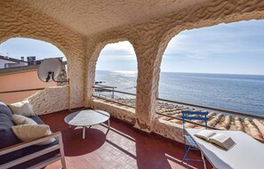 Outdoor dining - Cozy home in Tarquinia (VT) with WiFi (Tarquinia (VT))