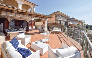 Outdoor dining - Cozy home in Tarquinia (VT) with WiFi (Tarquinia (VT))