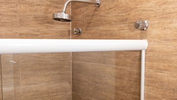 Chuveiro, chuveiro com efeito de chuva, secador de cabelo