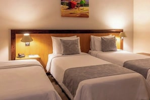 Standard Triple Room | Premium bedding, desk, laptop workspace, soundproofing - Dexter Hotel (Volta Redonda)