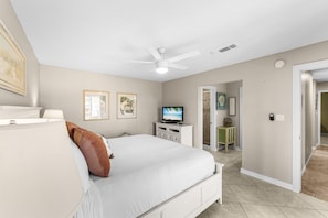 Iron/ironing board, bed sheets