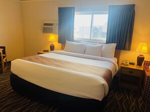 Junior Studio Suite | Blackout curtains, iron/ironing board, free WiFi, bed sheets - America's Best Value Inn Sandpoint (Sandpoint)