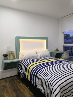 Basic Double Room | Blackout drapes, free WiFi, bed sheets - Dumas 350 (Mexico City)