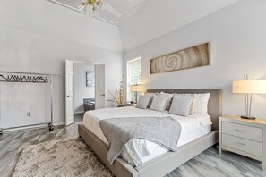 4 habitaciones, escritorio, tabla de planchar con plancha y wifi gratis