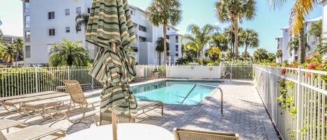 Apartamento (2 Bedrooms) | Piscina | Una piscina al aire libre