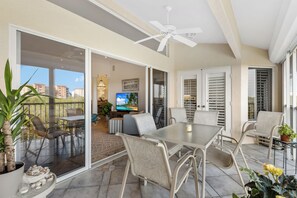 Condo (3 Bedrooms) | Property amenity