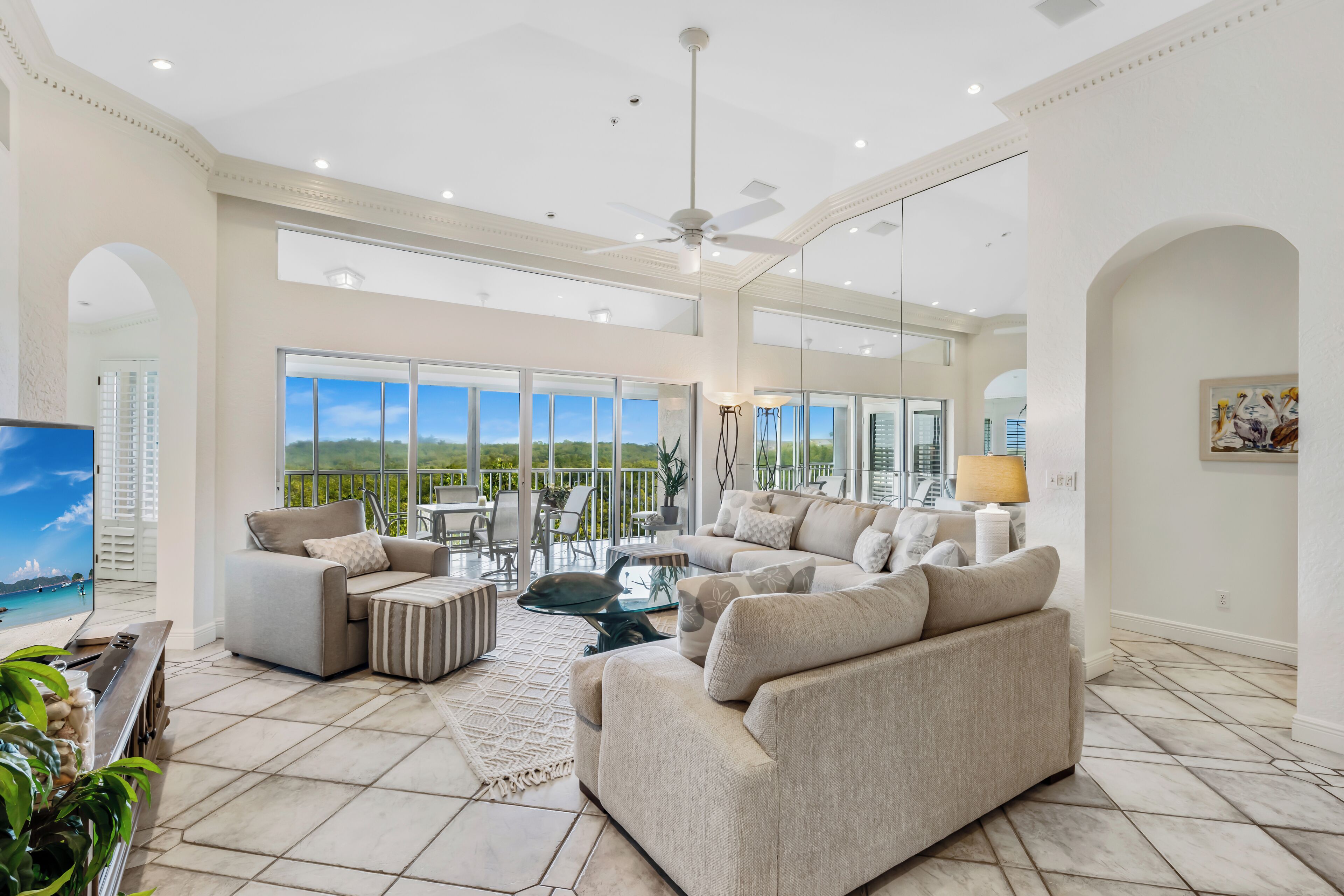 Condo (3 Bedrooms) | Front of property