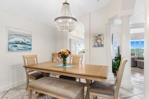 Condo (3 Bedrooms) | Property amenity