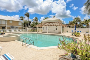 Condo (3 Bedrooms) | Property amenity - Ostego Bay 271-3 by Distinctive Beach Rentals (Fort Myers Beach)