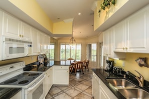 Condo (3 Bedrooms) | Property amenity - Ostego Bay 271-3 by Distinctive Beach Rentals (Fort Myers Beach)