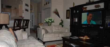 Maison, 4 chambres, piscine privée (3 Bathrooms) | Salle de séjour