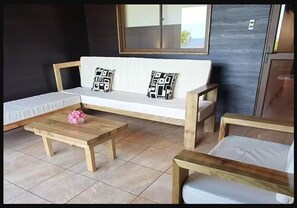 Family Cabin | Living room