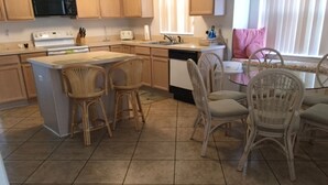 House, 4 Bedrooms, Private Pool (2 Bathrooms) | Private kitchen | Full-sized fridge, microwave, oven, stovetop - 4BR Davenport Pool Home by Watson-717RL (Davenport)