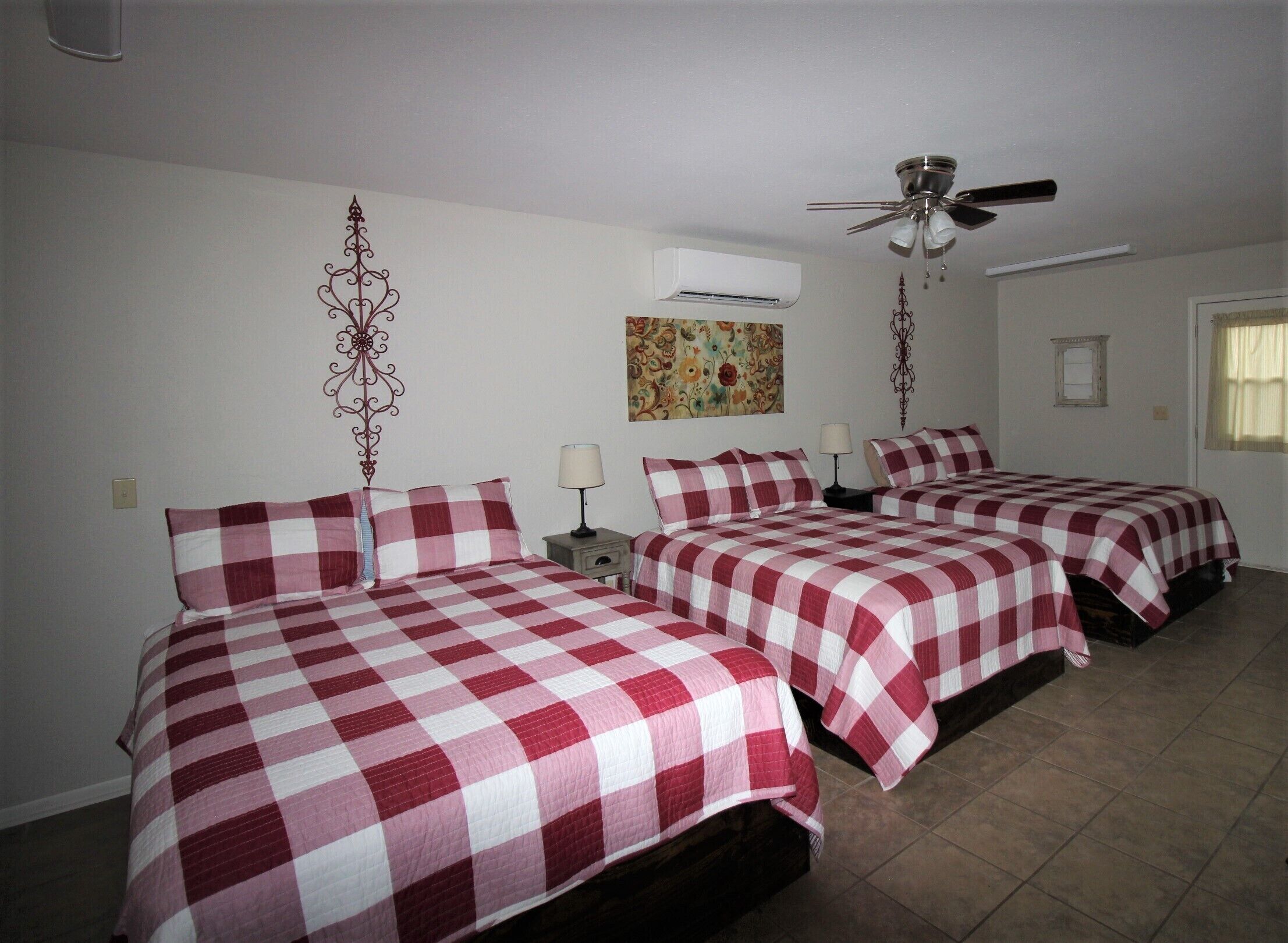 A private paradise with live water near the Frio River