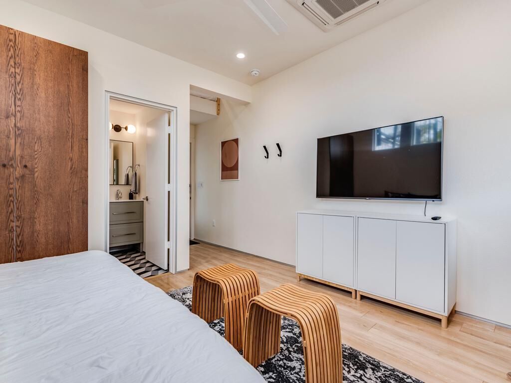 2 soverom, memory foam-senger, strykejern/-brett og wi-fi (inkludert)