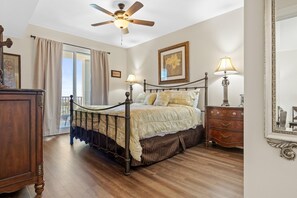 Iron/ironing board, bed sheets