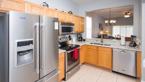 Townhouse, 4 kamar tidur (3 Bathrooms) | Dapur pribadi