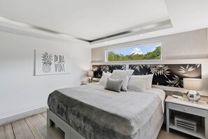 Deluxe Double Room (5 night surf package & more) | In-room safe, free WiFi - Iguana Surf Camp (Tamarindo)