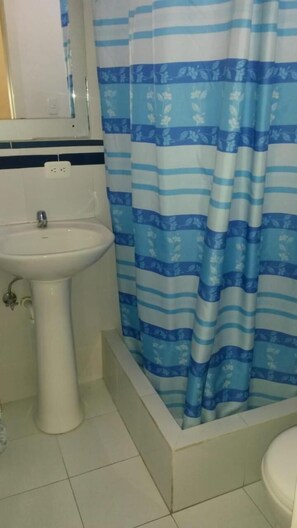 Ensemble douche/baignoire, baignoire relaxante profonde