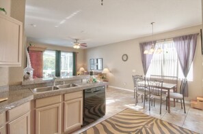 House, 5 Bedrooms, Private Pool (3 Bathrooms) | Private kitchen