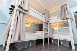 Strykejern/-brett og wi-fi (inkludert)