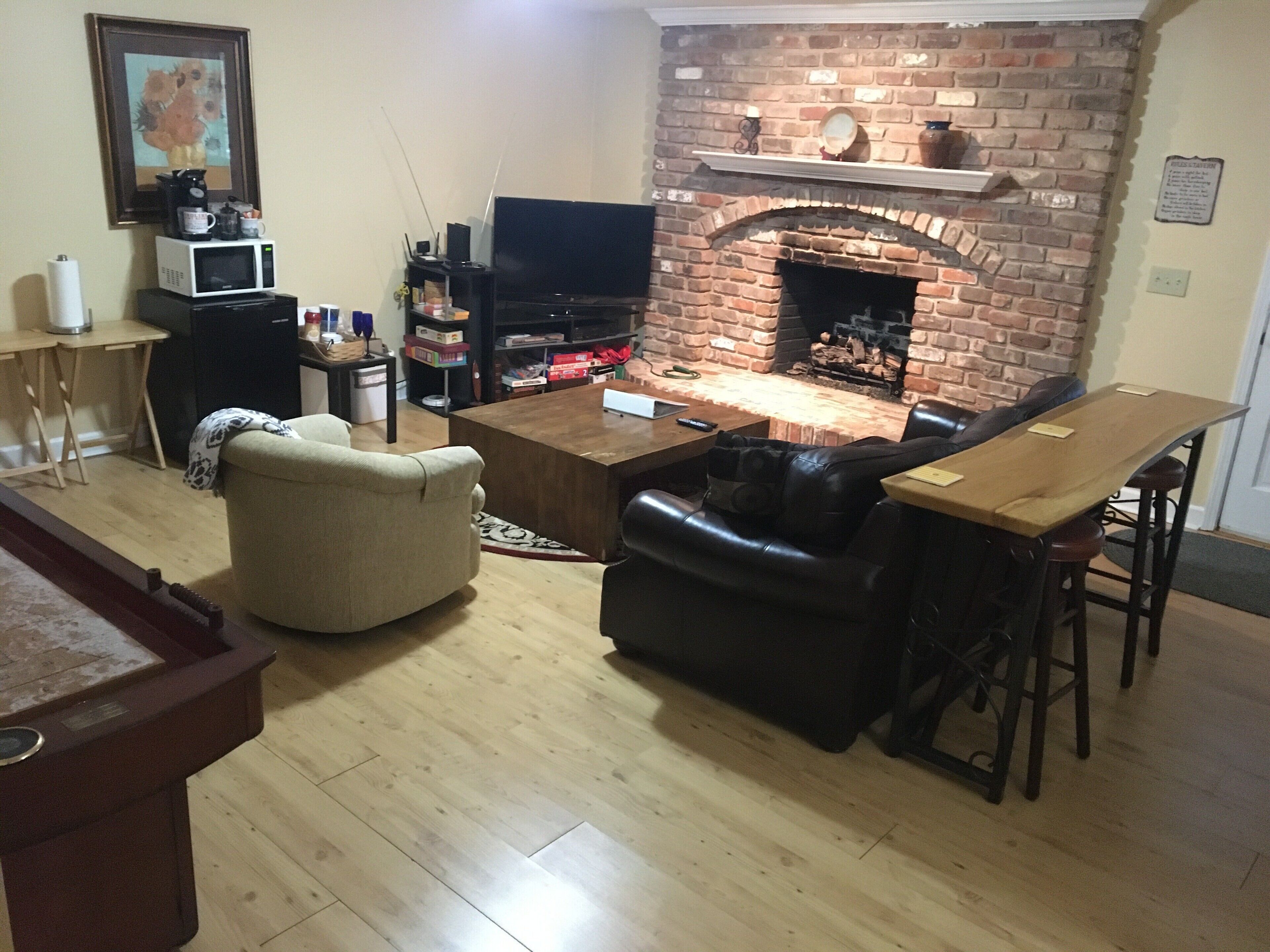 Cozy private basement suite with separate entrance, GREAT neighborhood! We own!