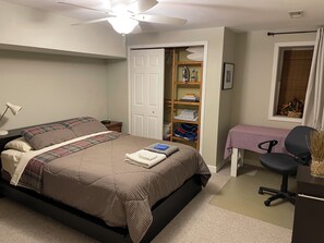 1 Schlafzimmer, Schreibtisch, Bügeleisen/Bügelbrett, kostenloses WLAN