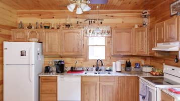 KĂŒhlschrank, Mikrowelle, Ofen, Herdplatte