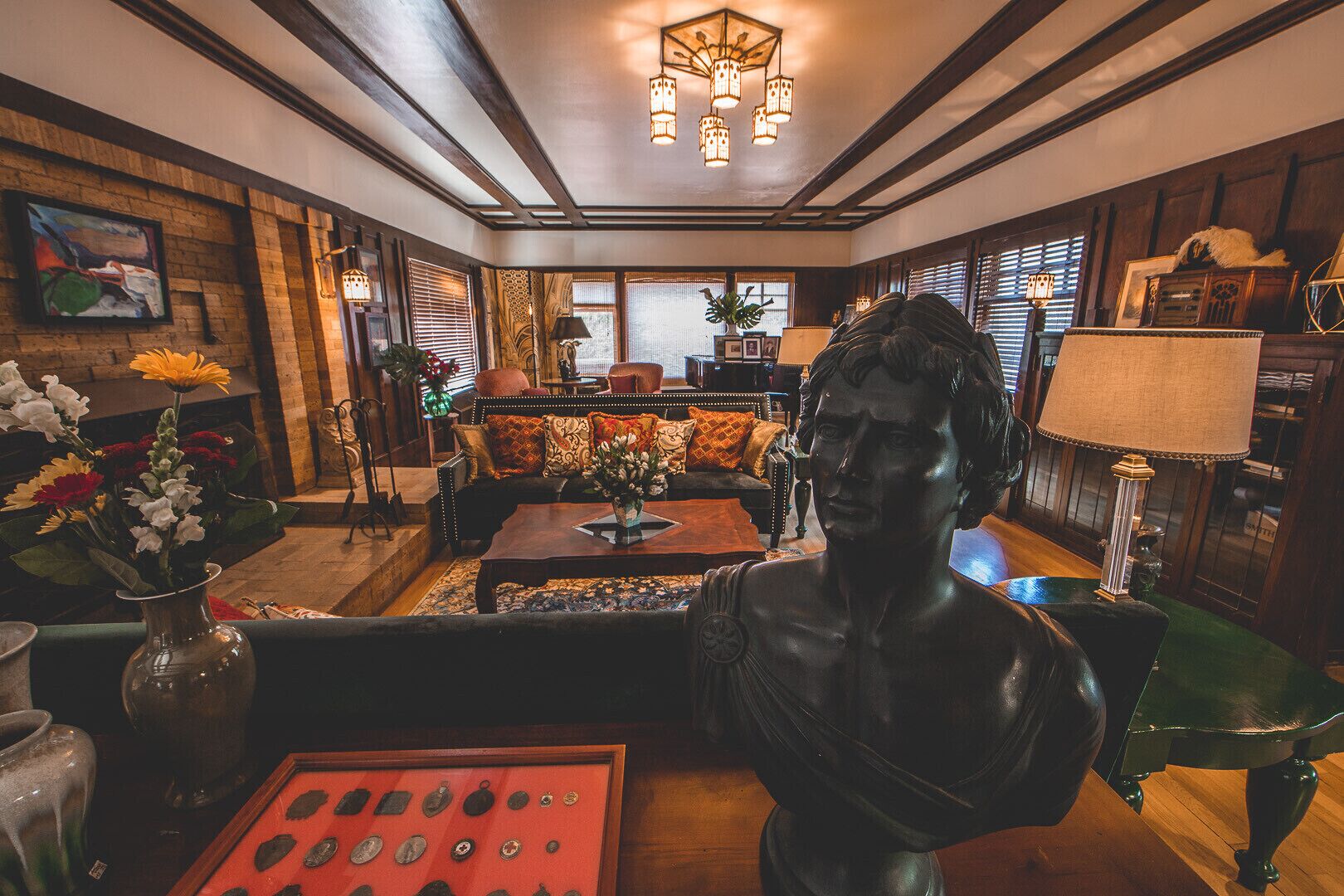 Rock n Roll themed rooms, built in 1906