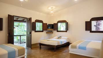 Family Cabin | In-room safe, free WiFi, bed sheets, wheelchair access