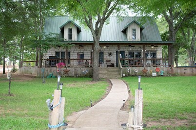 The Lake House on Lake Limestone