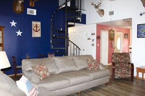 Smart-TV, DVD-Player, Bücher, Videothek