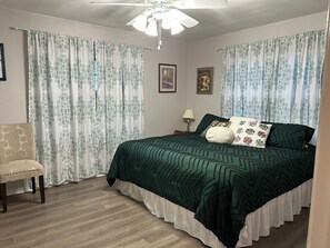 4 Schlafzimmer, Reisekinderbett, kostenloses WLAN, Bettwäsche